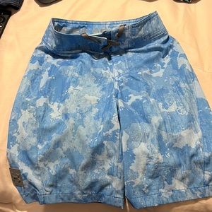 Under Armour size T5